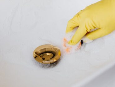 The Advantages of Hiring Professional Drain Cleaners Over DIY Solutions