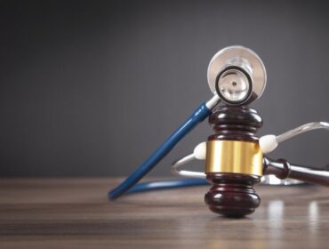 When to Get a Lawyer for Medical Malpractice
