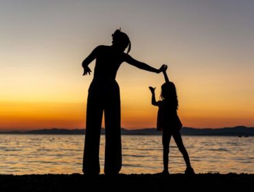 Can a mother lose custody for not having a job