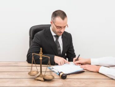 Choosing the Right Personal Injury Lawyer for You