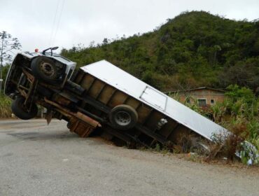 Preserving Your Legal Options After a Truck Accident