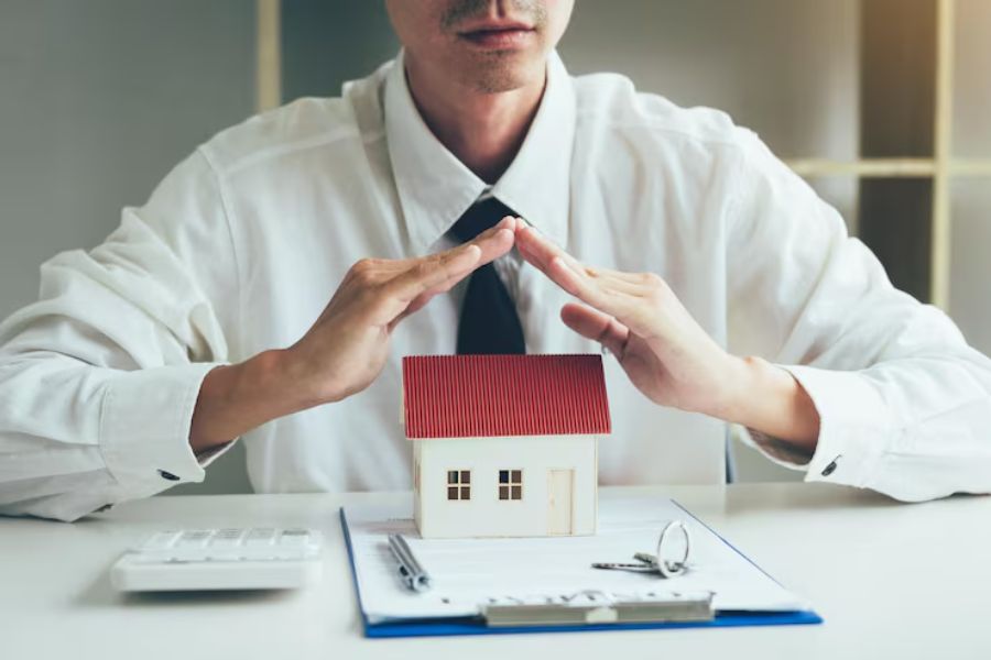 Risks of Navigating Real Estate Deals Without a Lawyer