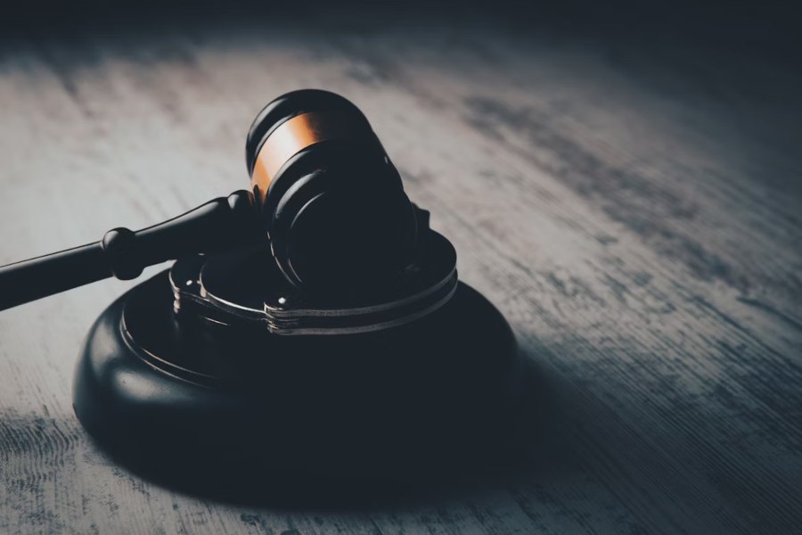 Top 4 Reasons to Choose Suits & Boots Accident Injury Lawyers After a Crash